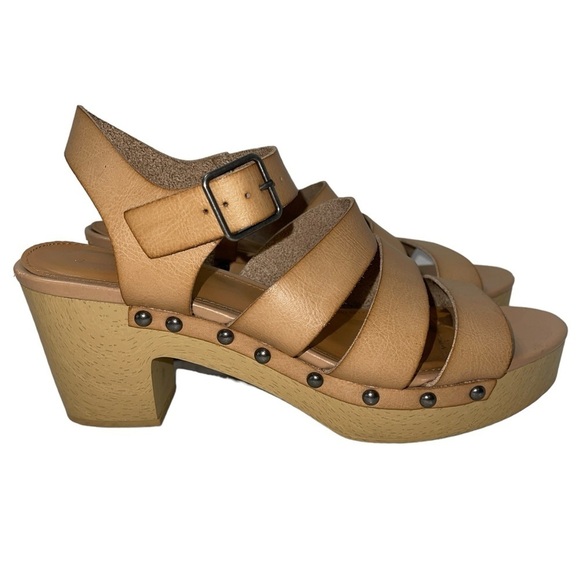 J by J. Crew Women's Sandals Size 8 Tan Faux Leather Strappy Buckle Close - Picture 1 of 10